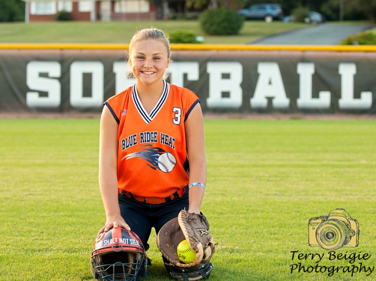 Charlottesville portrait photographer softball girl